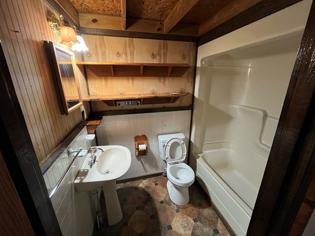 1002 Doc Darbyshire Road, Norman Park, Georgia 31771, 6 Bedrooms Bedrooms, ,6 BathroomsBathrooms,Multi-unit,For Sale,Doc Darbyshire Road,915700