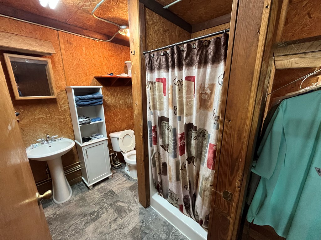 1002 Doc Darbyshire Road, Norman Park, Georgia 31771, 6 Bedrooms Bedrooms, ,6 BathroomsBathrooms,Multi-unit,For Sale,Doc Darbyshire Road,915700