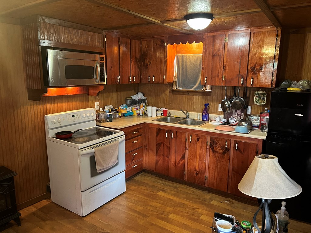 1002 Doc Darbyshire Road, Norman Park, Georgia 31771, 6 Bedrooms Bedrooms, ,6 BathroomsBathrooms,Multi-unit,For Sale,Doc Darbyshire Road,915700