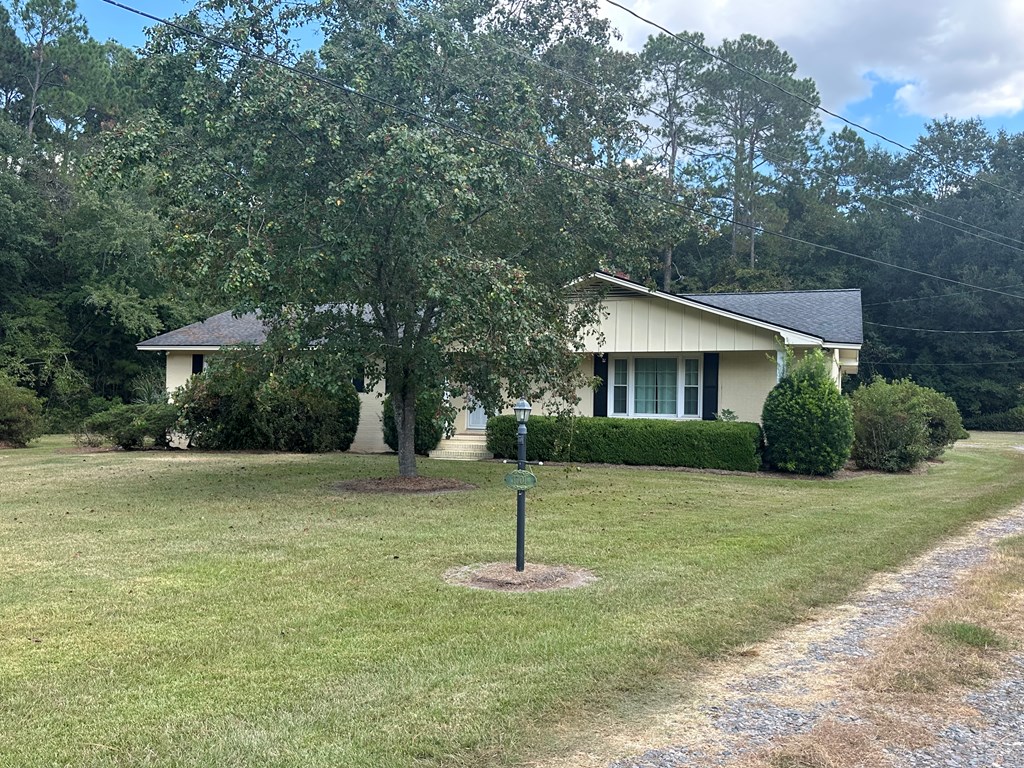 1701 10th Street SE, Moultrie, Georgia 31768, 3 Bedrooms Bedrooms, ,2 BathroomsBathrooms,Single Family,For Sale,10th Street SE,913411