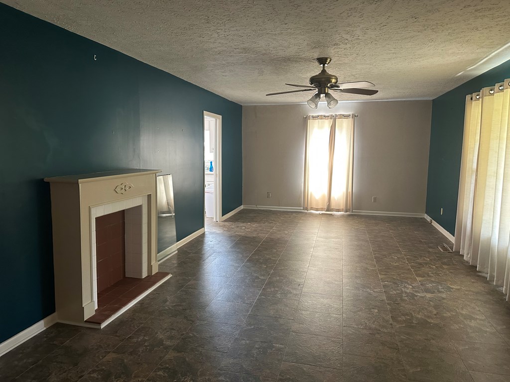 1701 10th Street SE, Moultrie, Georgia 31768, 3 Bedrooms Bedrooms, ,2 BathroomsBathrooms,Single Family,For Sale,10th Street SE,913411