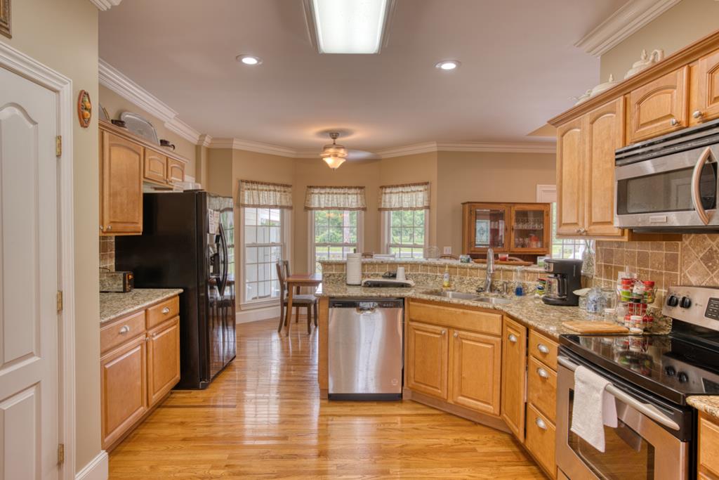 198 Westwoods Drive, Moultrie, Georgia 31768, 3 Bedrooms Bedrooms, ,2 BathroomsBathrooms,Single Family,For Sale,Westwoods Drive,913279