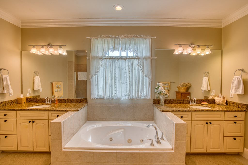 198 Westwoods Drive, Moultrie, Georgia 31768, 3 Bedrooms Bedrooms, ,2 BathroomsBathrooms,Single Family,For Sale,Westwoods Drive,913279