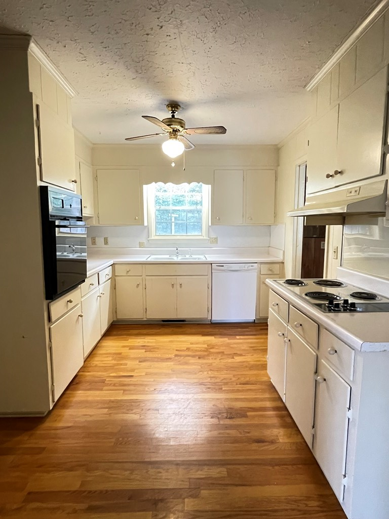 305 Clubview Drive, Moultrie, Georgia 31768, 5 Bedrooms Bedrooms, ,3 BathroomsBathrooms,Single Family,For Sale,Clubview Drive,913500