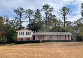 305 Clubview Drive, Moultrie, Georgia 31768, 5 Bedrooms Bedrooms, ,3 BathroomsBathrooms,Single Family,For Sale,Clubview Drive,913500