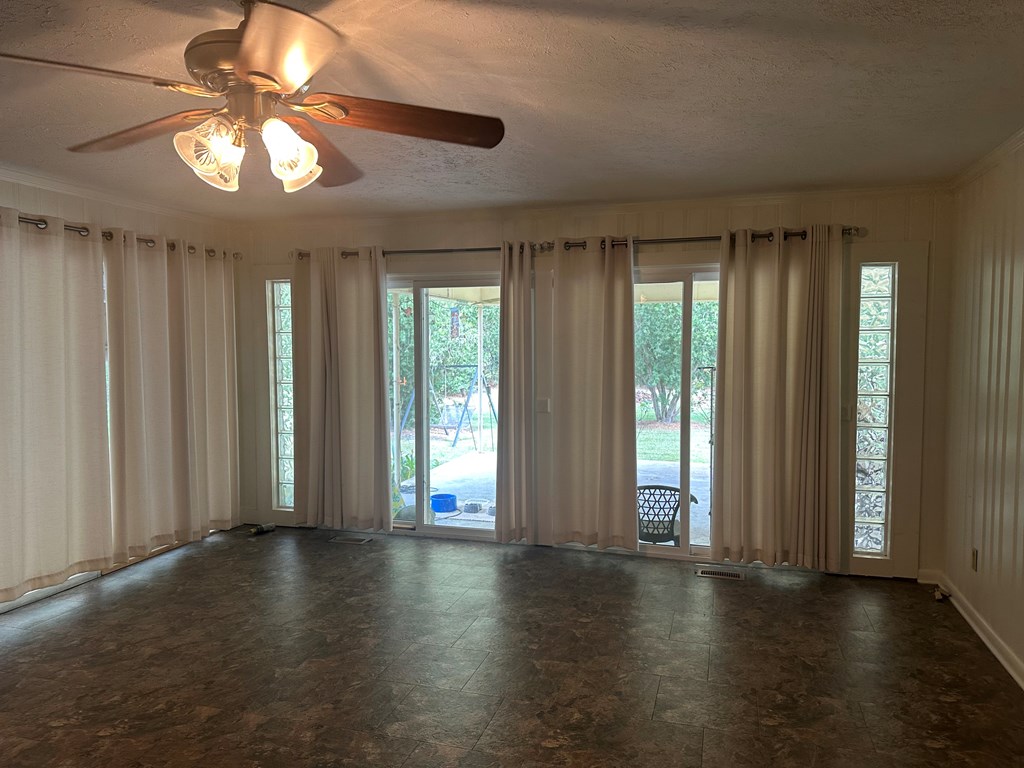 1701 10th Street SE, Moultrie, Georgia 31768, 3 Bedrooms Bedrooms, ,2 BathroomsBathrooms,Single Family,For Sale,10th Street SE,913411 1701 10th Street SE, Moultrie, Georgia 31768, 3 Bedrooms Bedrooms, ,2 BathroomsBathrooms,Single Family,For Sale,10th Street SE,913411